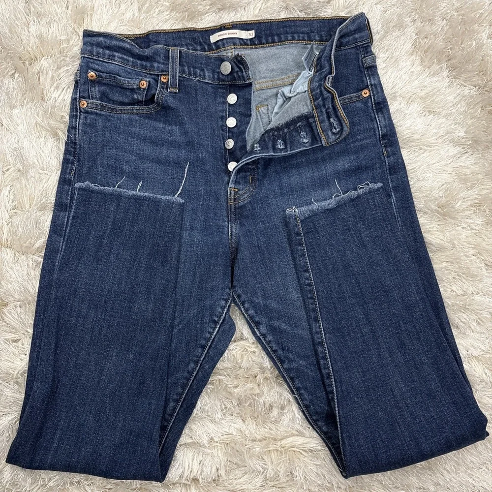 Levi's Wedgie Skinny Jeans Denim High Rise Button Fly Raw Hem Size 31 Cheeky